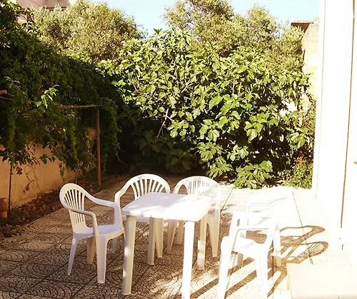 Amico San Leone Bed & Breakfast 3*
